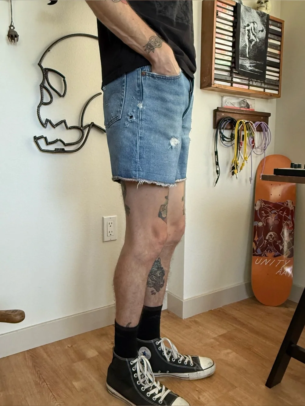 Levis 501 Distressed Cutoffs Denim Shorts ~ Size 31